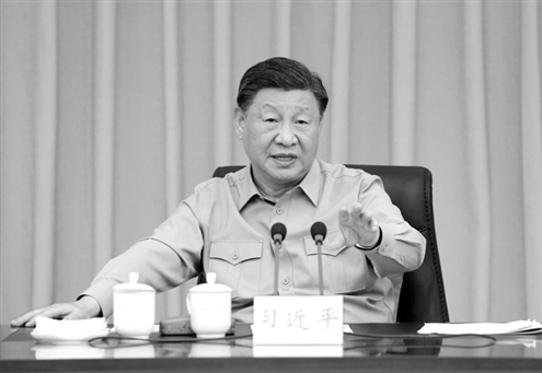 4月11日,中共中央总书记、国家主席、中央军委主席习近平到南部战区海军视察调研。这是习近平在听取南部战区海军有关工作汇报后发表重要讲话。新华社发